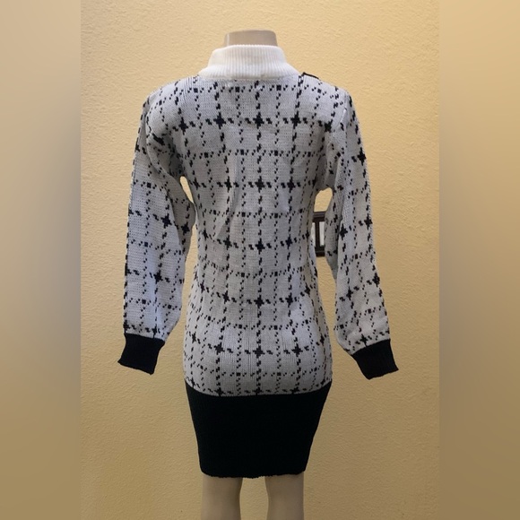 NWT VTG A’Milano Size Small Mock Neck Long Sleeve Sweater Dress - Picture 5 of 9